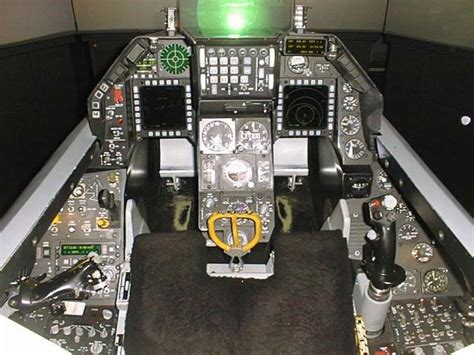 f 16 cockpit controls